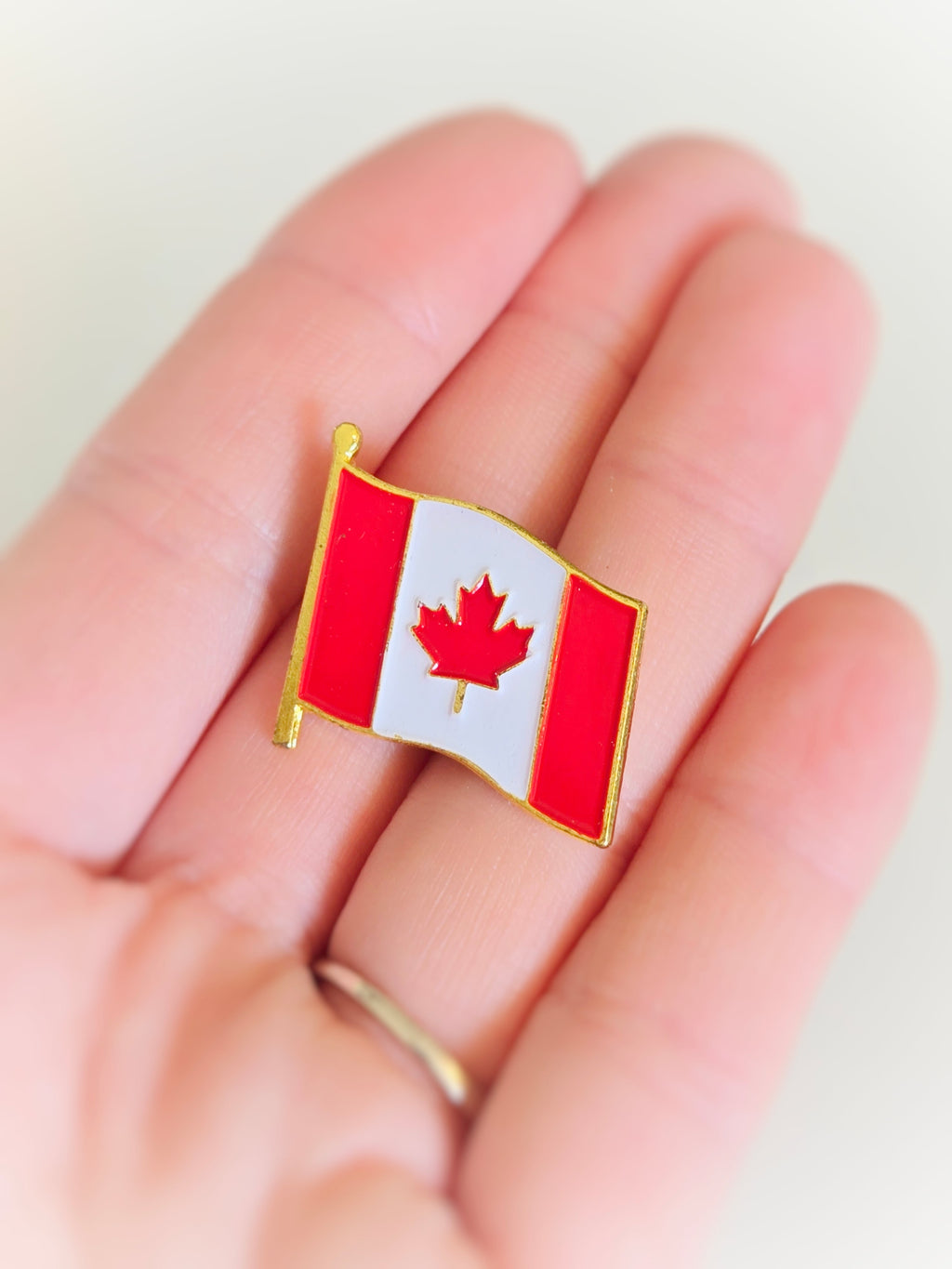 Canada Flag Pin - NovaSmartLinks