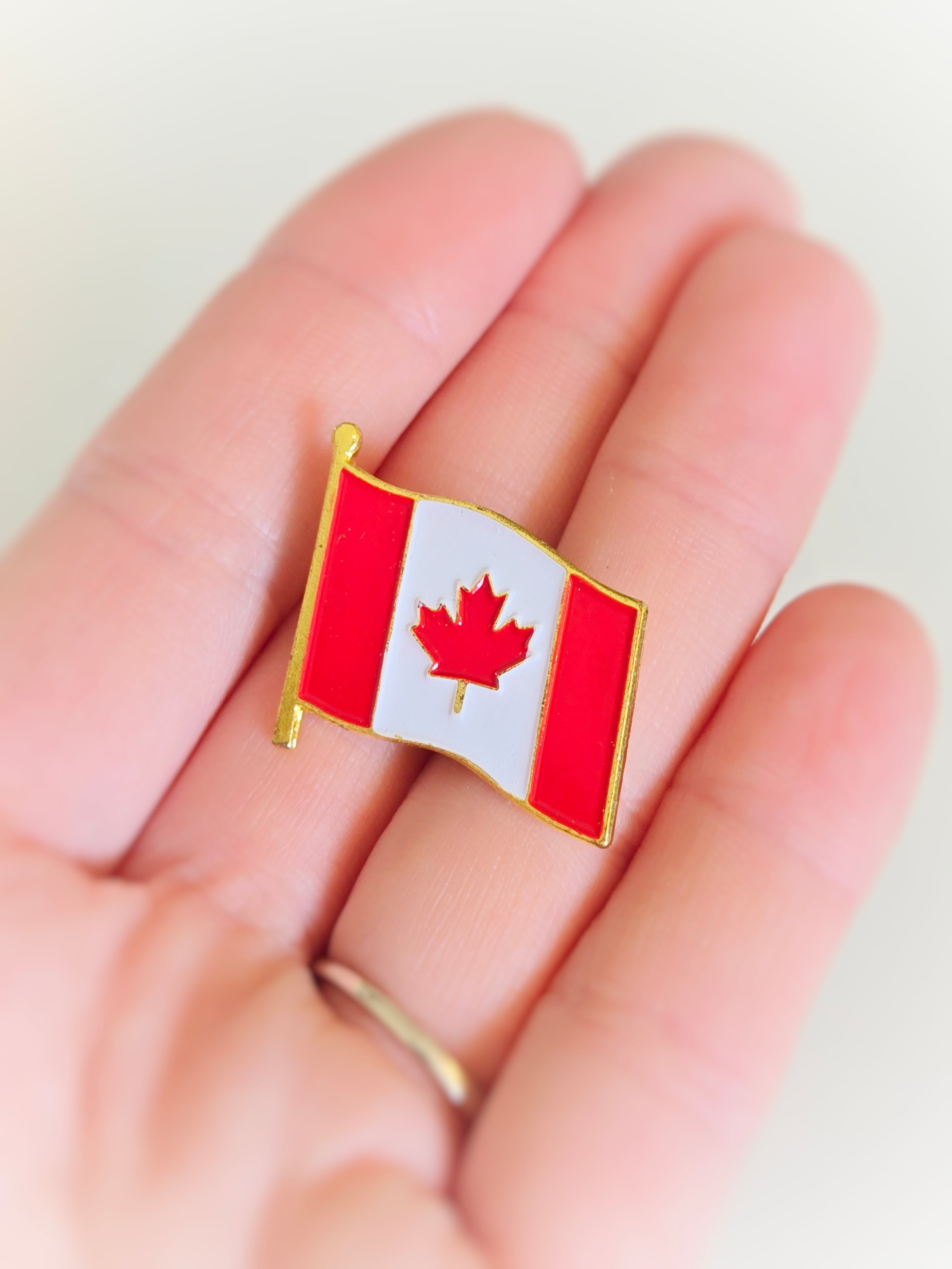 Canada Flag Pin - NovaSmartLinks