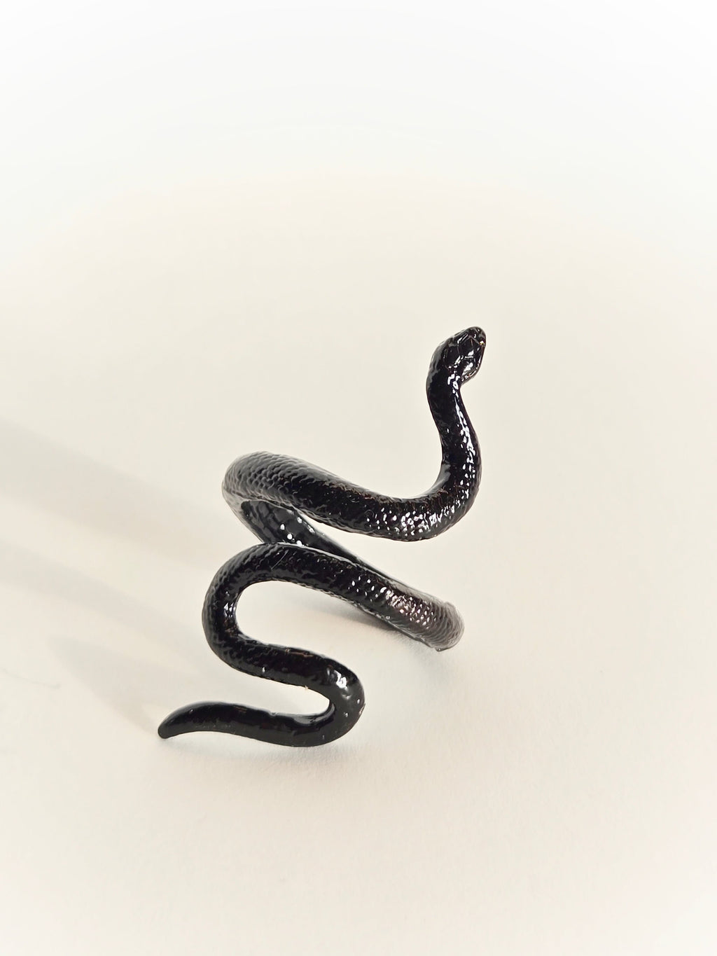 Black Snake Ring - NovaSmartLinks