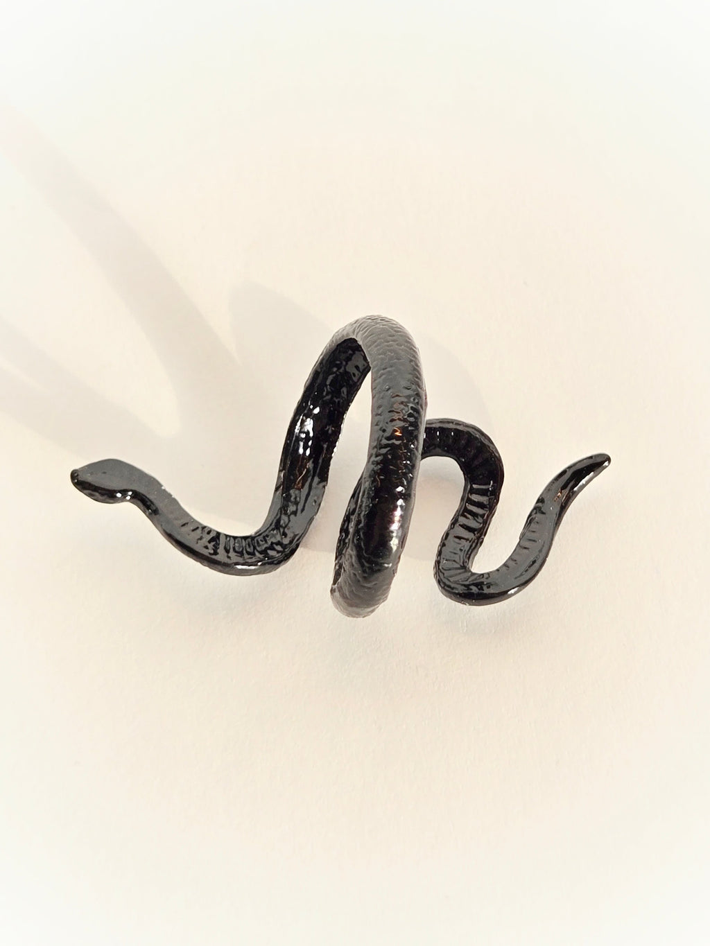 Black Snake Ring - NovaSmartLinks