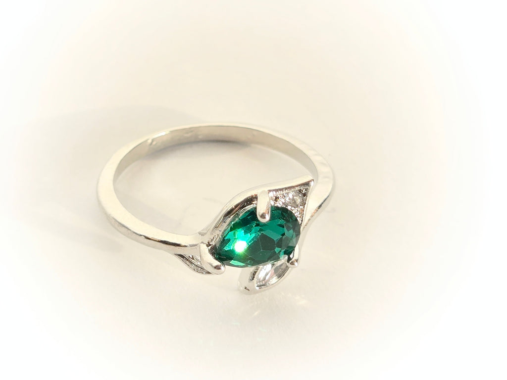Emerald & Silver Leaf Ring | Size 9 - NovaSmartLinks