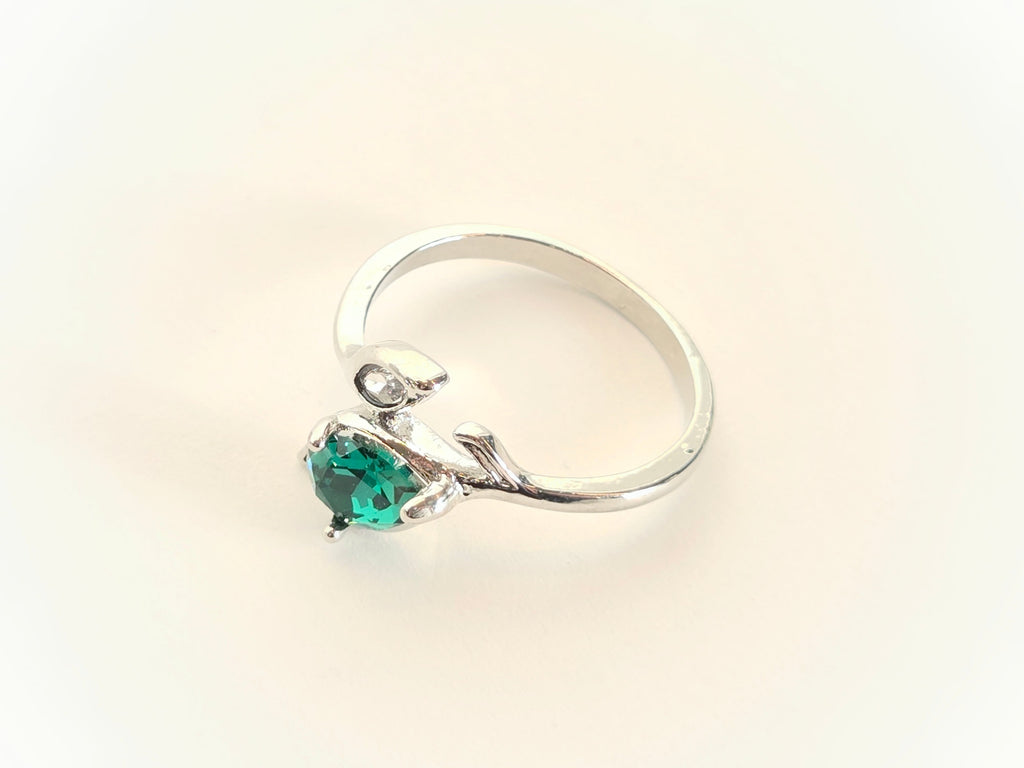 Emerald & Silver Leaf Ring | Size 9 - NovaSmartLinks