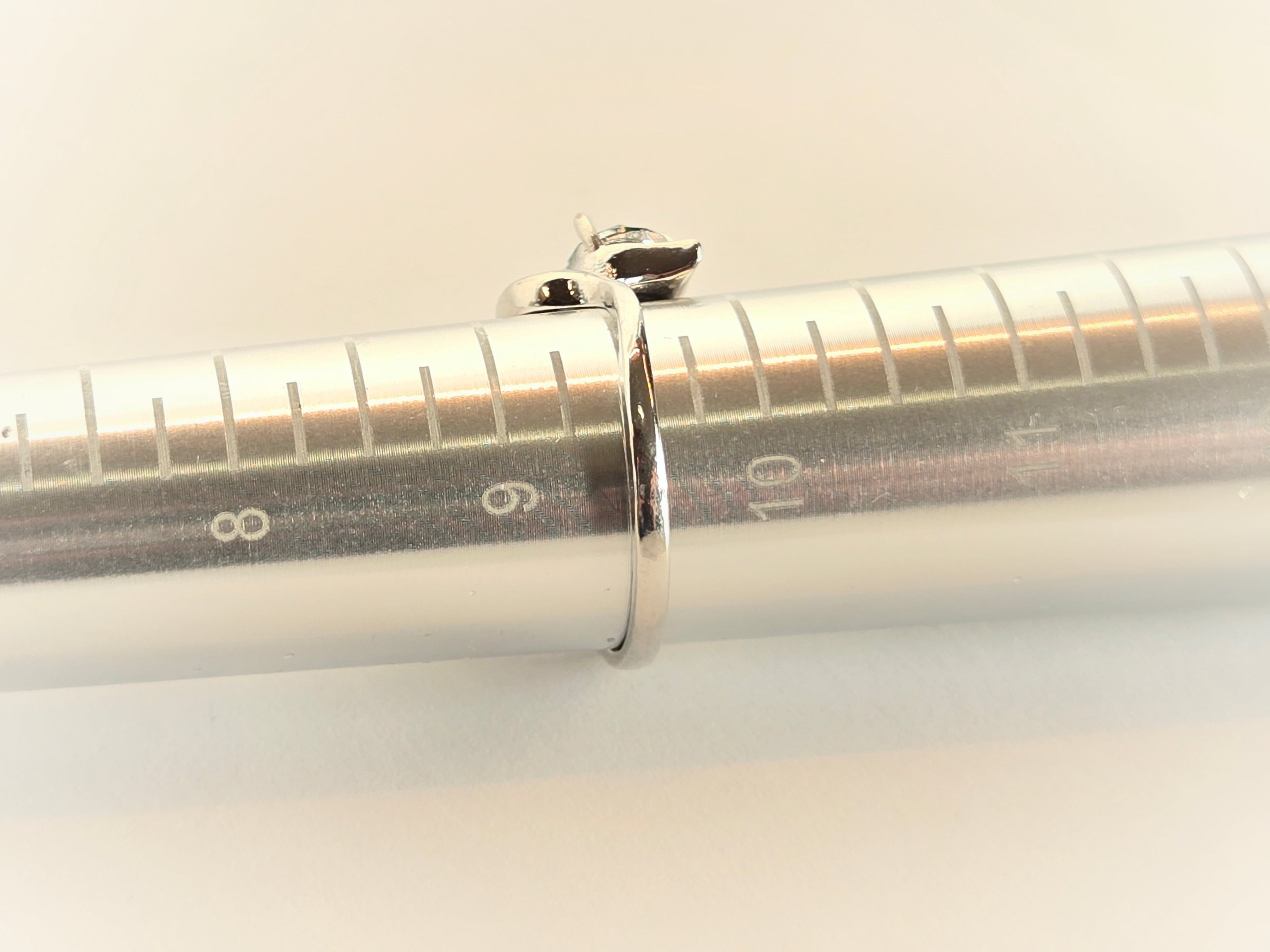 Emerald & Silver Leaf Ring | Size 9 - NovaSmartLinks