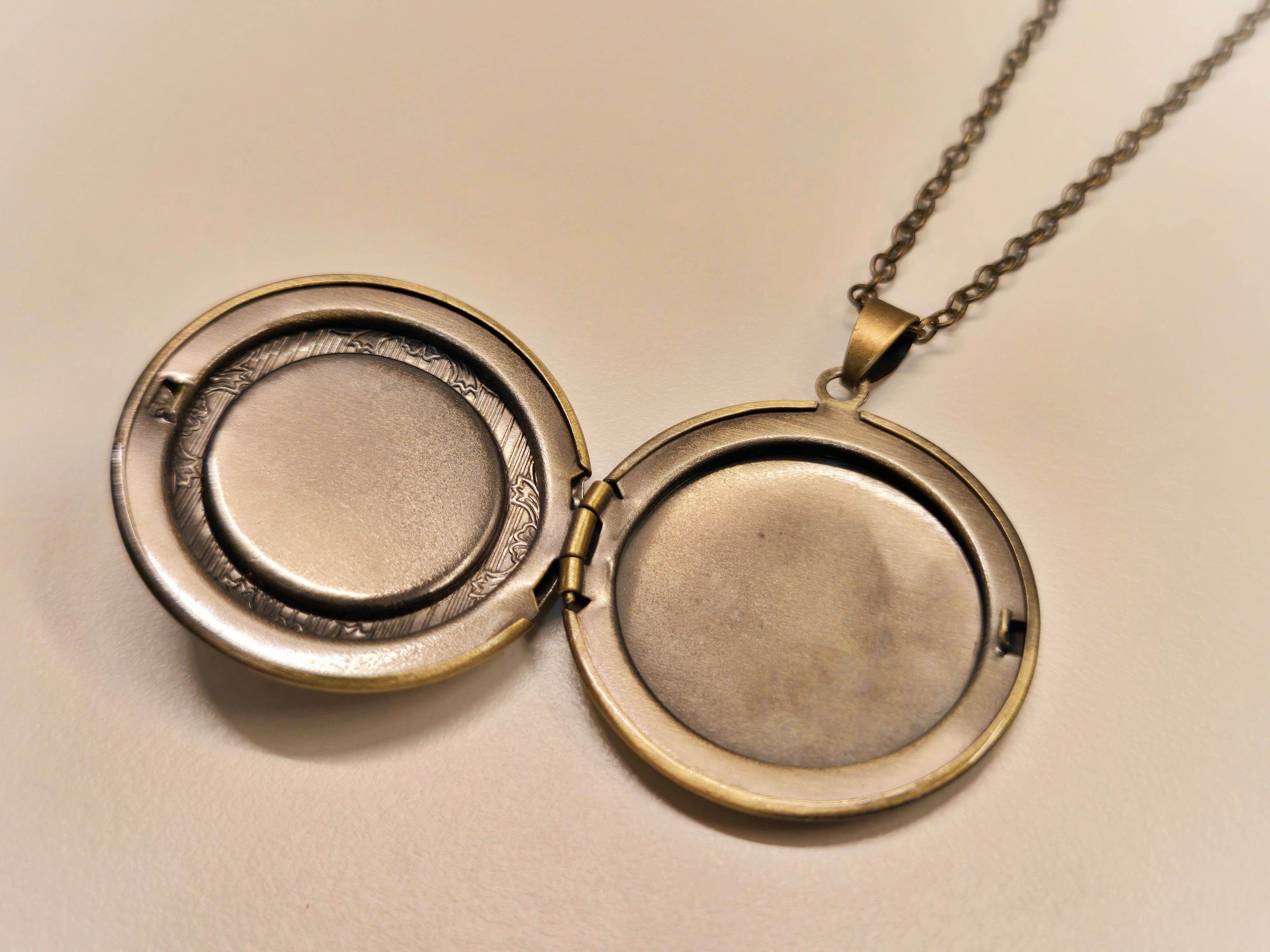 Black Cat Locket Necklace - NovaSmartLinks