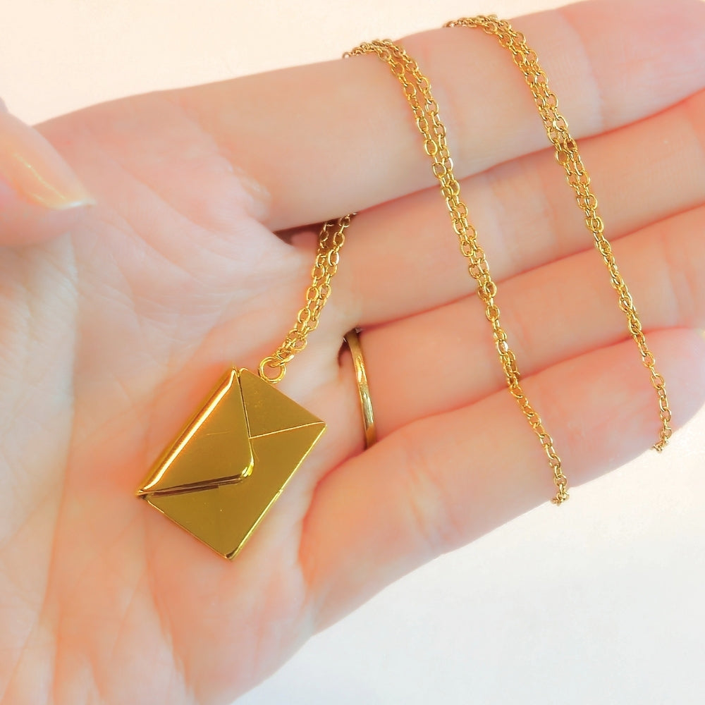 Love Letter Locket Necklace - NovaSmartLinks