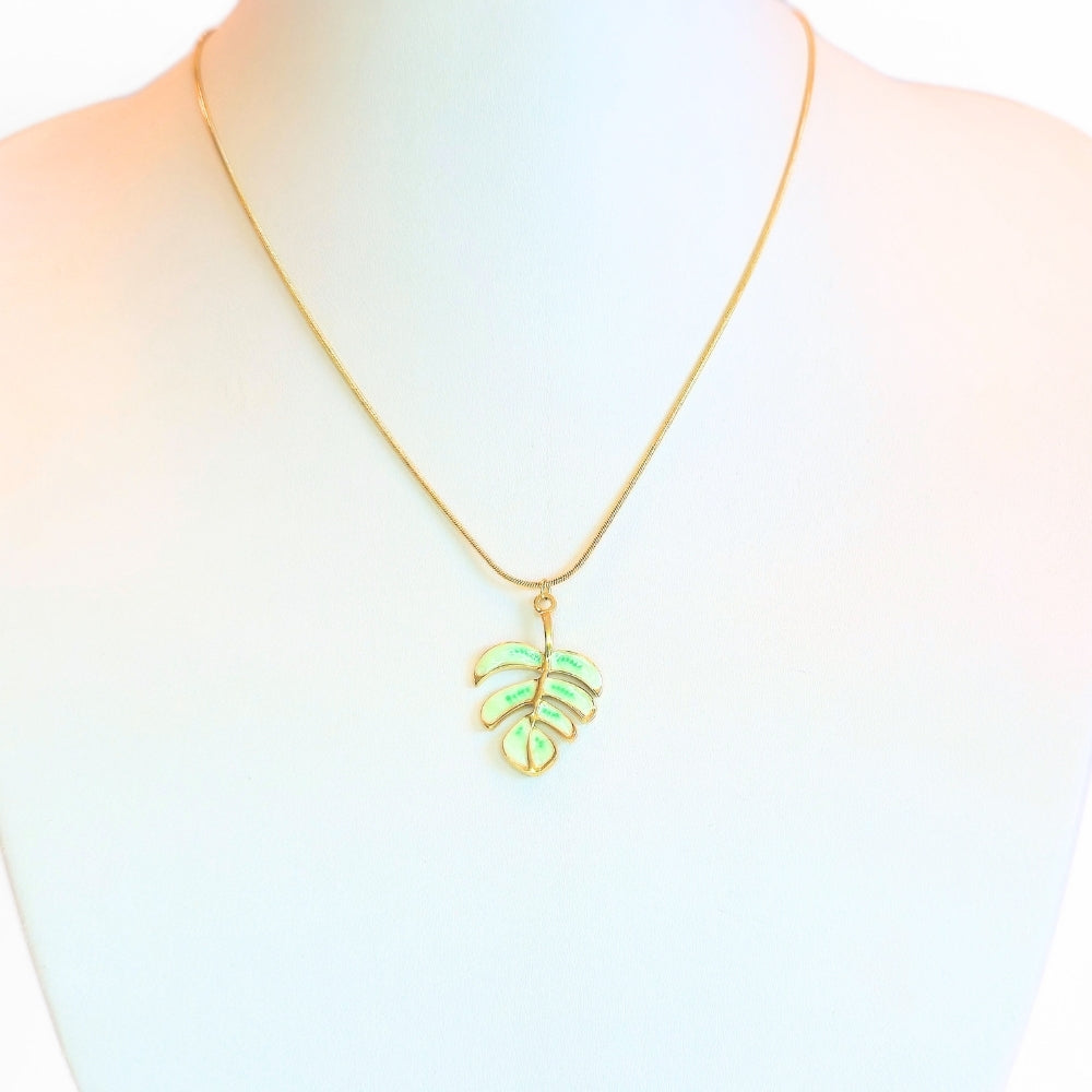 Monstera Leaf Pendant Necklace - NovaSmartLinks
