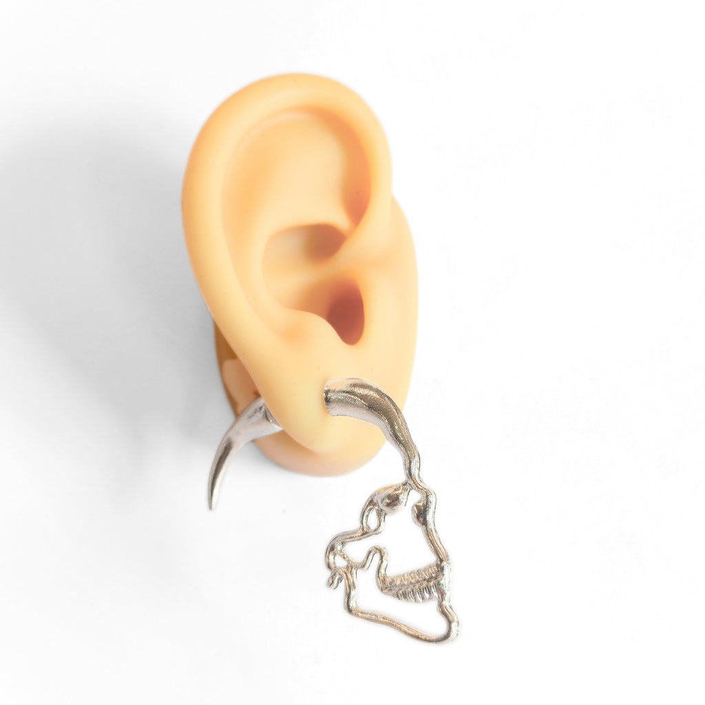 Spiked Skull Earrings - NovaSmartLinks